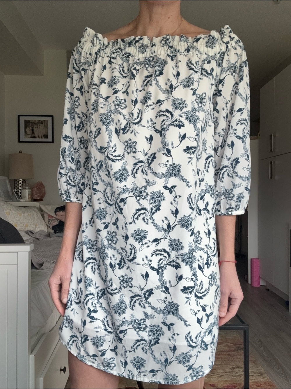 Banana Republic beautiful off the shoulder floral shift dress . Size 8 - Picture 2 of 8